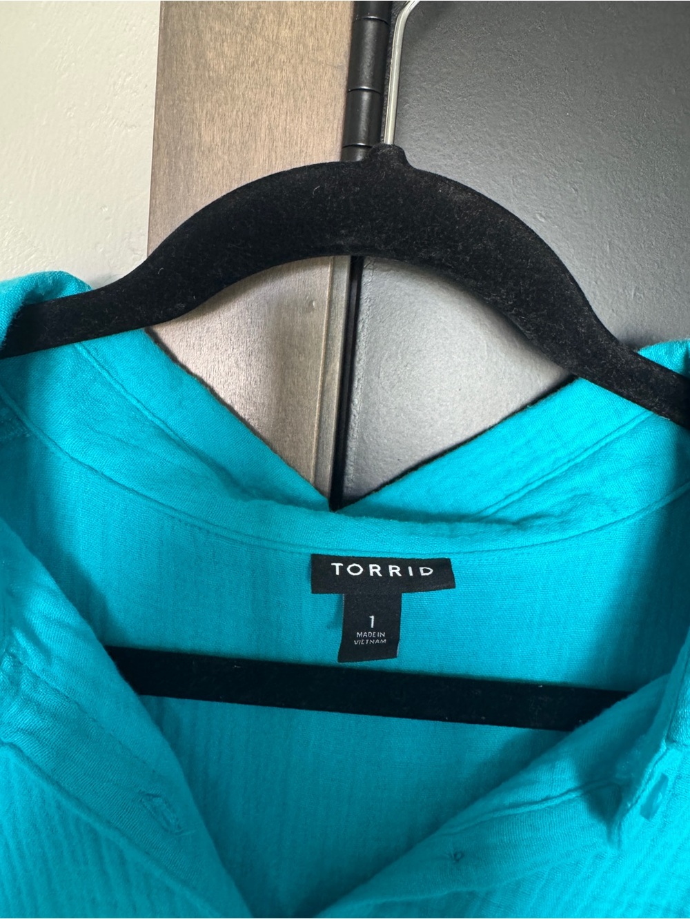 torrid Turquoise Button-Front Shirt - Picture 2 of 3